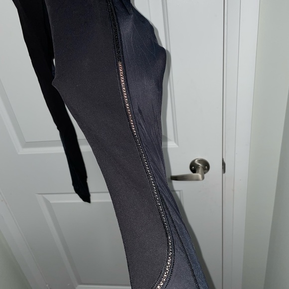 Black full length lululemon leggings with mixed fabric sides - size 8 - Picture 3 of 4